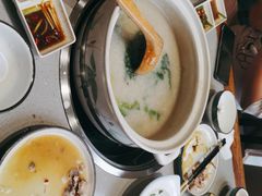 -四点金粥底火锅(沂州里店)