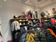 -UNDER ARMOUR(八达岭奥莱店)