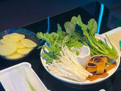 -唯爱KTV聚会餐厅(仙林东城汇店)