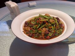 -阿瓦山寨·湘菜现炒·剁椒鱼头王(咸阳总店)