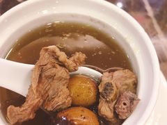 青橄榄炖龙骨汤-陆记鹅庄·潮汕菜·狮头鹅(大仟里店)
