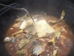 -鱼窝棚柴火铁锅炖(富山屯店)