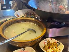 -富正毅三下锅·湘西韵味(天门山索道店)