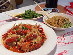 -肥肥虾庄·金牌油焖大虾(汉街SKP店)