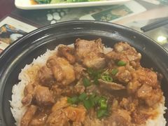 排骨拼鸡肉煲仔饭-民信老铺(东方广场店)