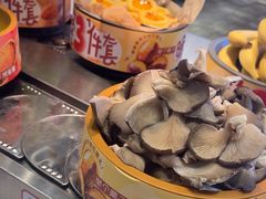 -龍歌自助小火锅(市北CBD万达店)