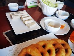 -蓝鲸大酒店旋转餐厅