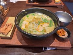 -银米·云南传统过桥米线(双廊黑金冠店)