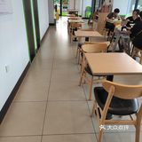 大人小孩都喜欢吃这里的菜，尤其是扣肉