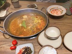 -野山舂·贵州现舂酸汤牛肉(东山店)