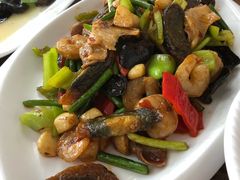 皮蛋虾仁炒肚片-鸿运美食府