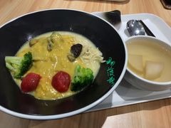 咖喱什锦浓汤面-轻蔬不用等·素食(江苏路店)