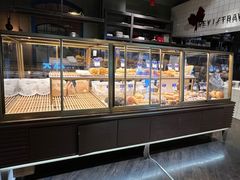 面包甜点陈列柜-黑草莓(重庆路店)