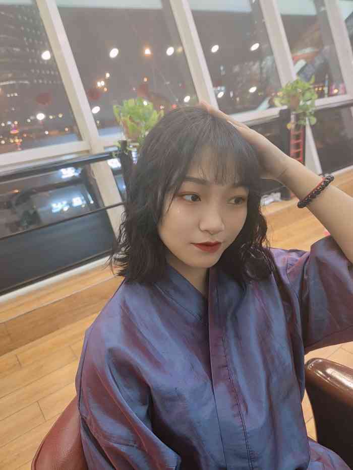 爱秀造型(五道口1店)-"【项目】剪发陪男票去的 在附近办完事看.