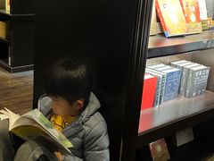 -钟书阁(松江泰晤士小镇店)