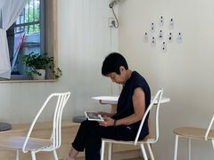 -荒岛书店(黄县路店)
