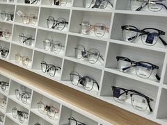 -诺柯视眼镜-蔡司依视路官方工厂店(淞南一店)