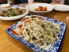 雪菜炒芦苇根肉丝-品鲜村农家菜·阳澄湖大闸蟹(总店)