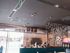 大堂-半天妖|烤鱼·冒烤鸭(汉中吾悦广场店)