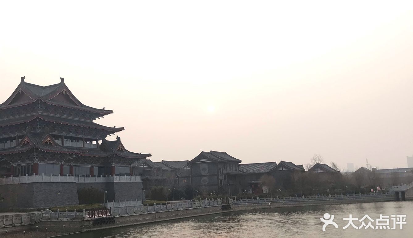 妈妈提议和姥姥一起逛开封