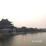 妈妈提议和姥姥一起逛开封