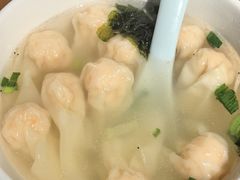 蟹籽虾仁馄饨-鑫震源·苏式大虾生煎(山塘街店)