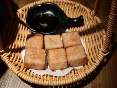 椰奶流心芋头-云海肴·汽锅鸡·云南菜(广安门天虹店)
