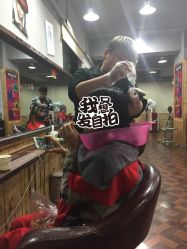 -镁连社·美联社