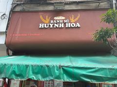 -Bánh Mì Huynh Hoa