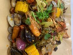 -老东镇啤酒屋海鲜加工·蒸汽海鲜·海鲜烧烤(台东店)