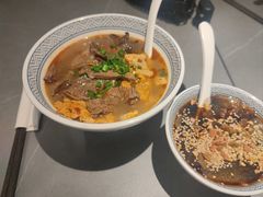 -粉吖吖·邵阳米粉(体育西路店)