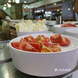到店会问要不要+5元有饮料和冷饮