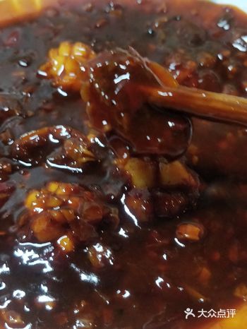 直接倒的话，太难掌控量了，尤其是豆瓣酱和生抽