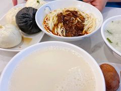 -李与白包子铺(桐梓林店)