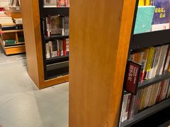 -西西弗书店&矢量咖啡(凯德晶萃广场店)