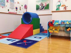 -抱抱熊托育中心(大悦城店)