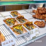 法棍里面塞那么多奶油 怪不得女孩子喜欢吃