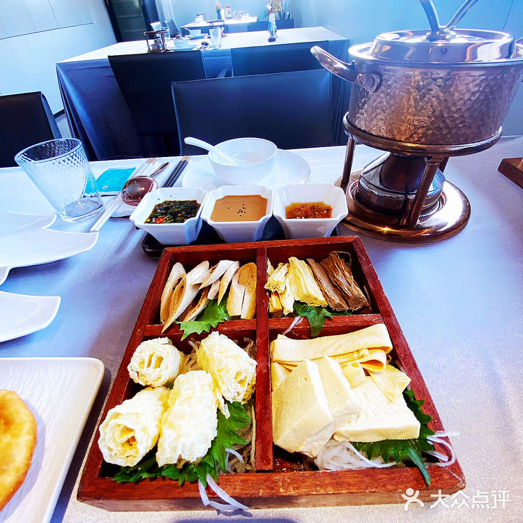 🔥✨ 探寻鼓楼院子的清真小火锅世界！ ✨🔥