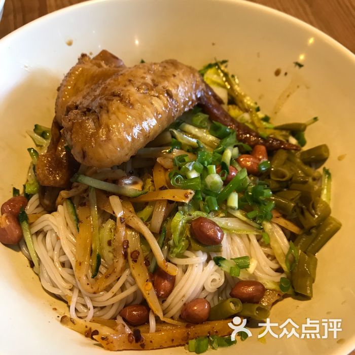 卤味鸡翅干捞粉