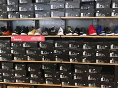 -UNDER ARMOUR(新燕莎奥莱店)