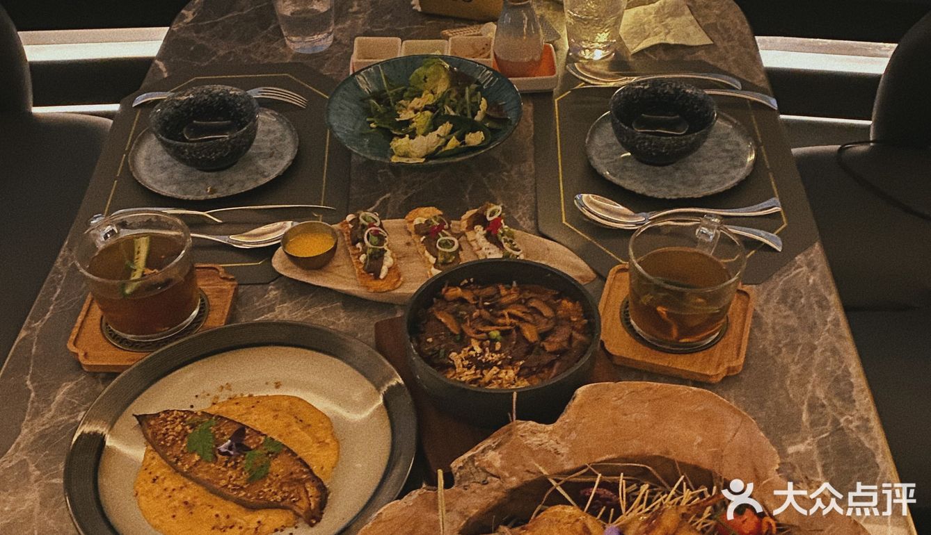 杭州探店🔥位于35层的旋转餐厅🍴