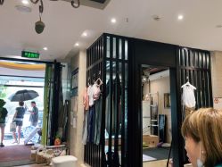 -威思丽高温瑜伽会馆