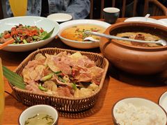 -老滇山寨•云南特色菜•地方菜•民族风情歌舞表演(金碧店)