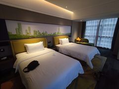 -深圳宝安体育馆希尔顿欢朋酒店