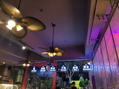 大堂-何师烧烤·香辣蟹·川菜·30年老品牌(太古里旗舰店)