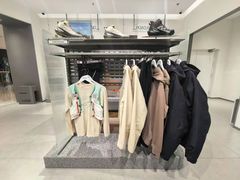 -SALOMON萨洛蒙(青岛海信店)