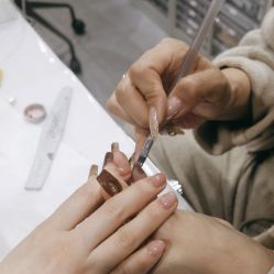 -菜菜美甲美睫皮肤管理