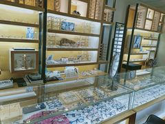 -LOGO眼镜·蔡司品牌折扣店(龙华清湖店)