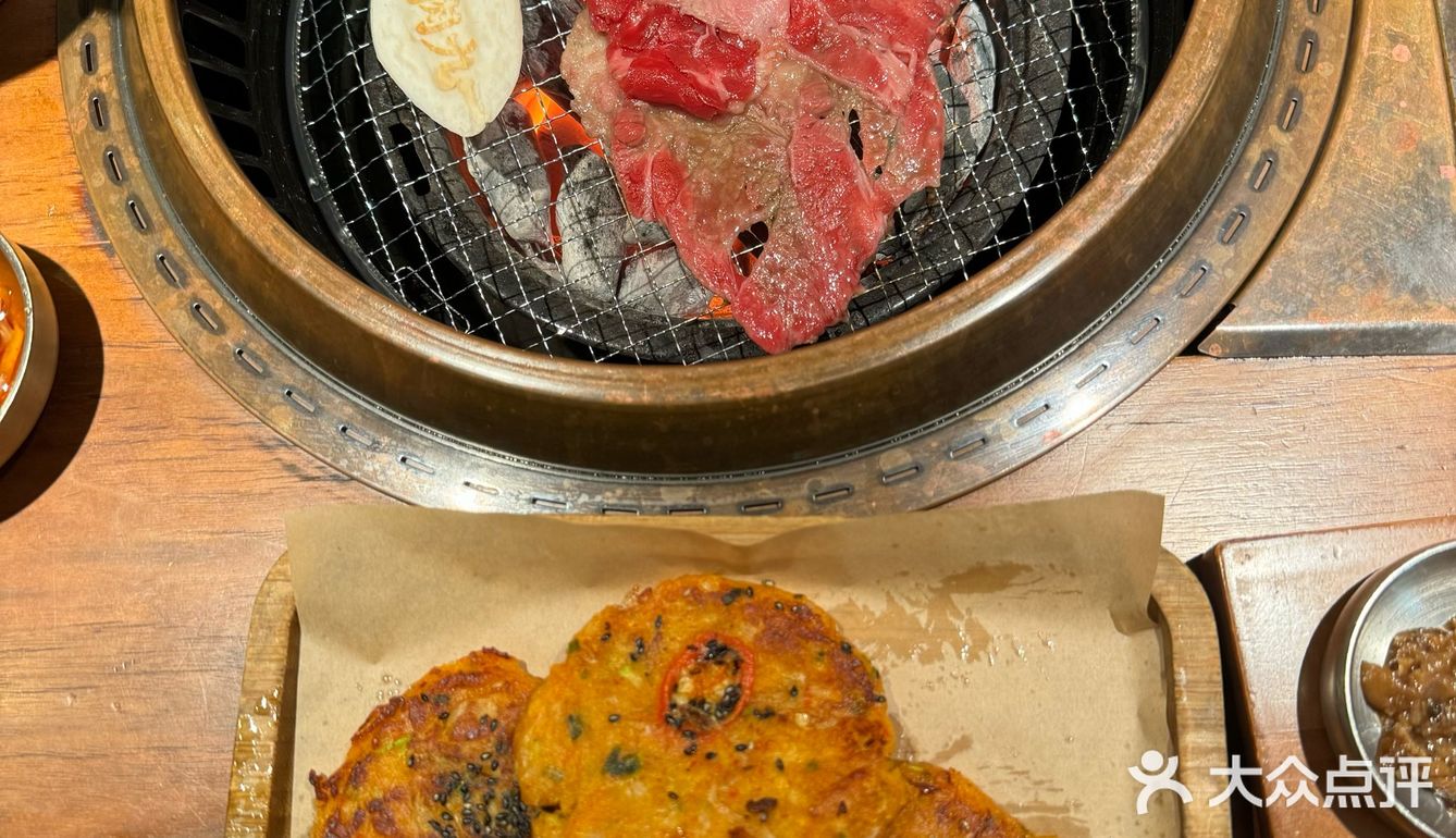 大概是杭州蕞好吃的烤肉了！！！生菜小食无限续