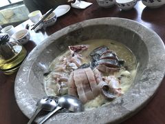 江团鱼-姚记抚仙湖石锅鱼庄